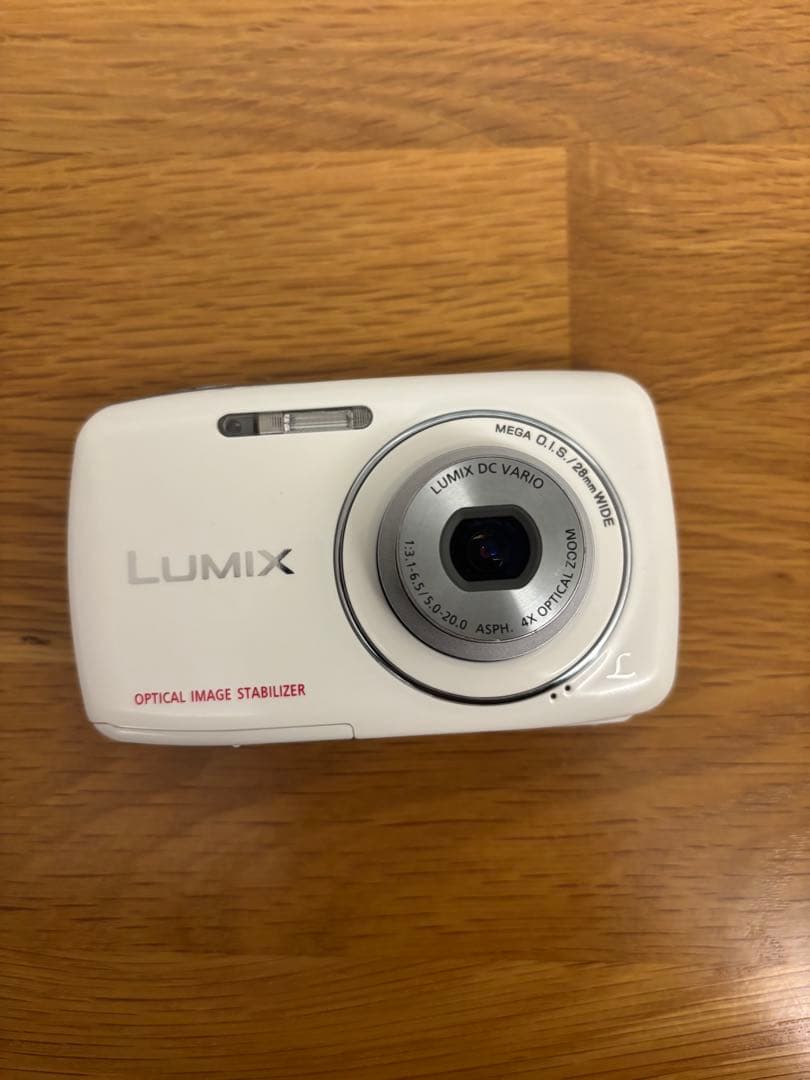 デジタルカメラ Panasonic LUMIX DMC-S1