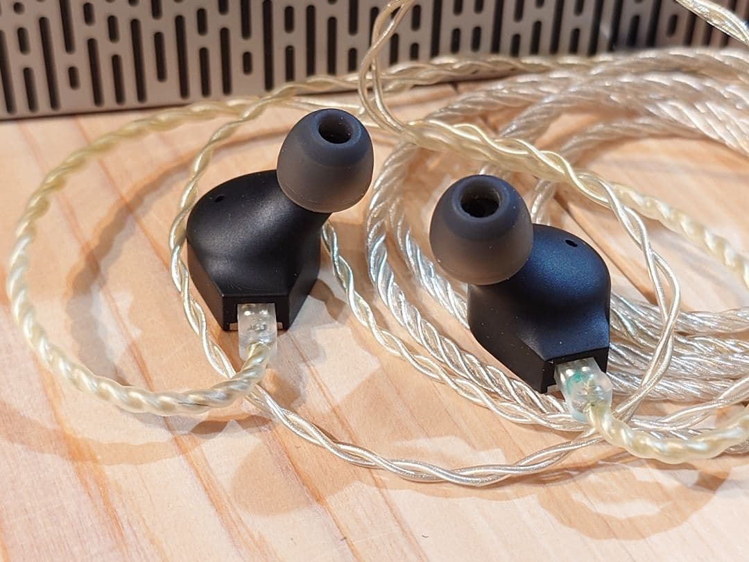 GIZAUDIO ✕ BINARY ACOUSTICS CHOPIN イヤホン