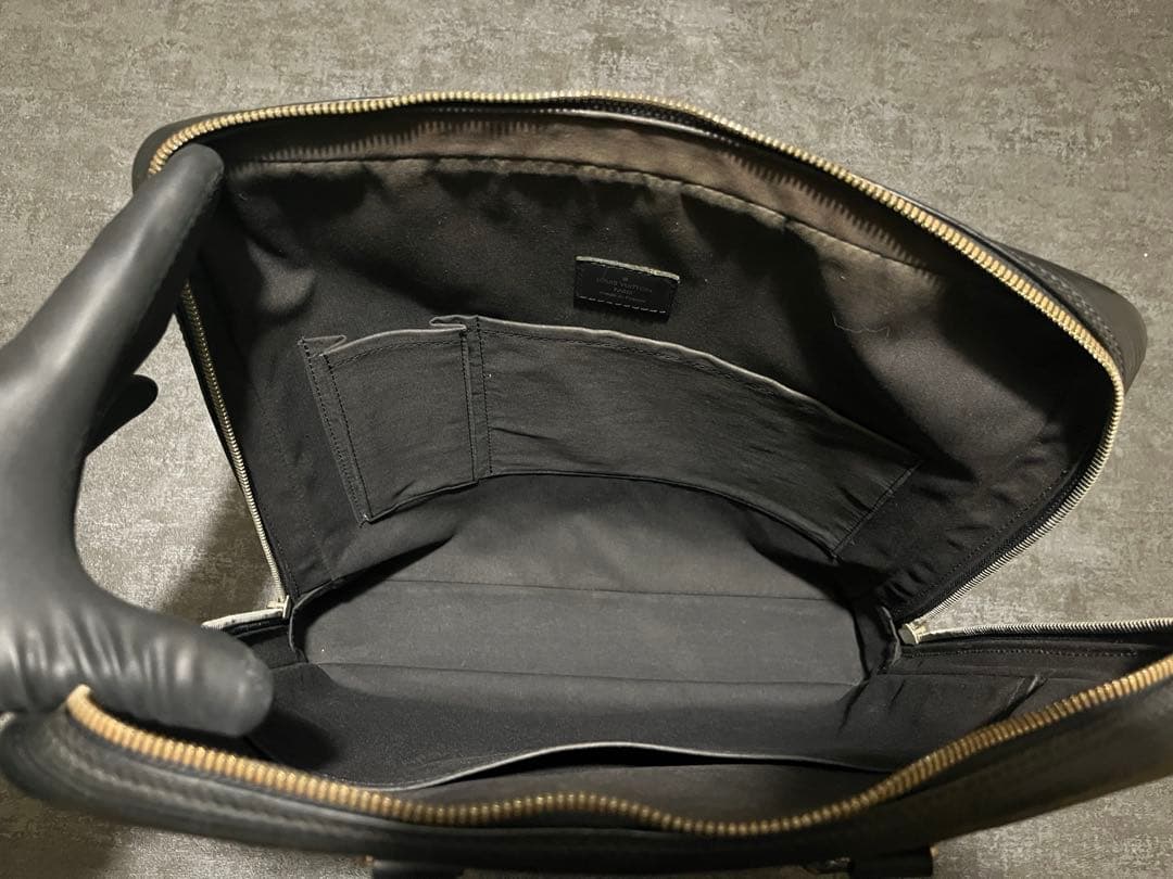 ルイヴィトン エピ ヴィヴィエンヌMM ビジネスバッグ ノワール 　M59122