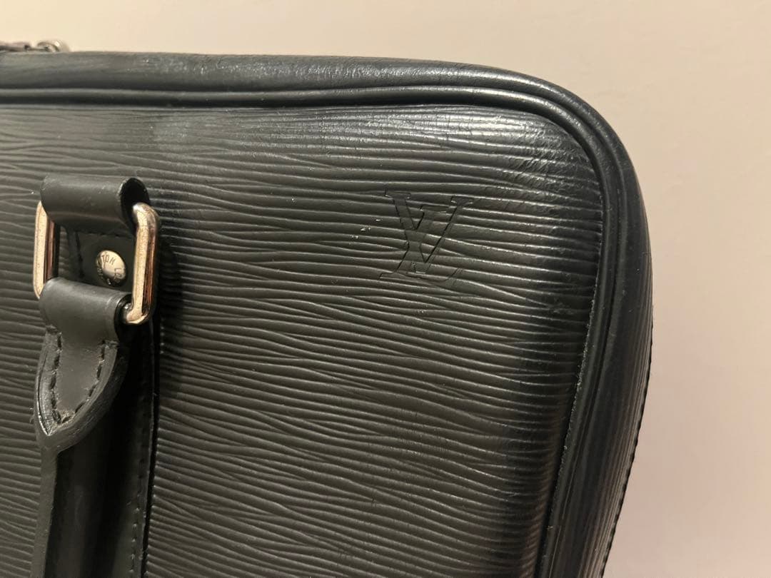 ルイヴィトン エピ ヴィヴィエンヌMM ビジネスバッグ ノワール 　M59122