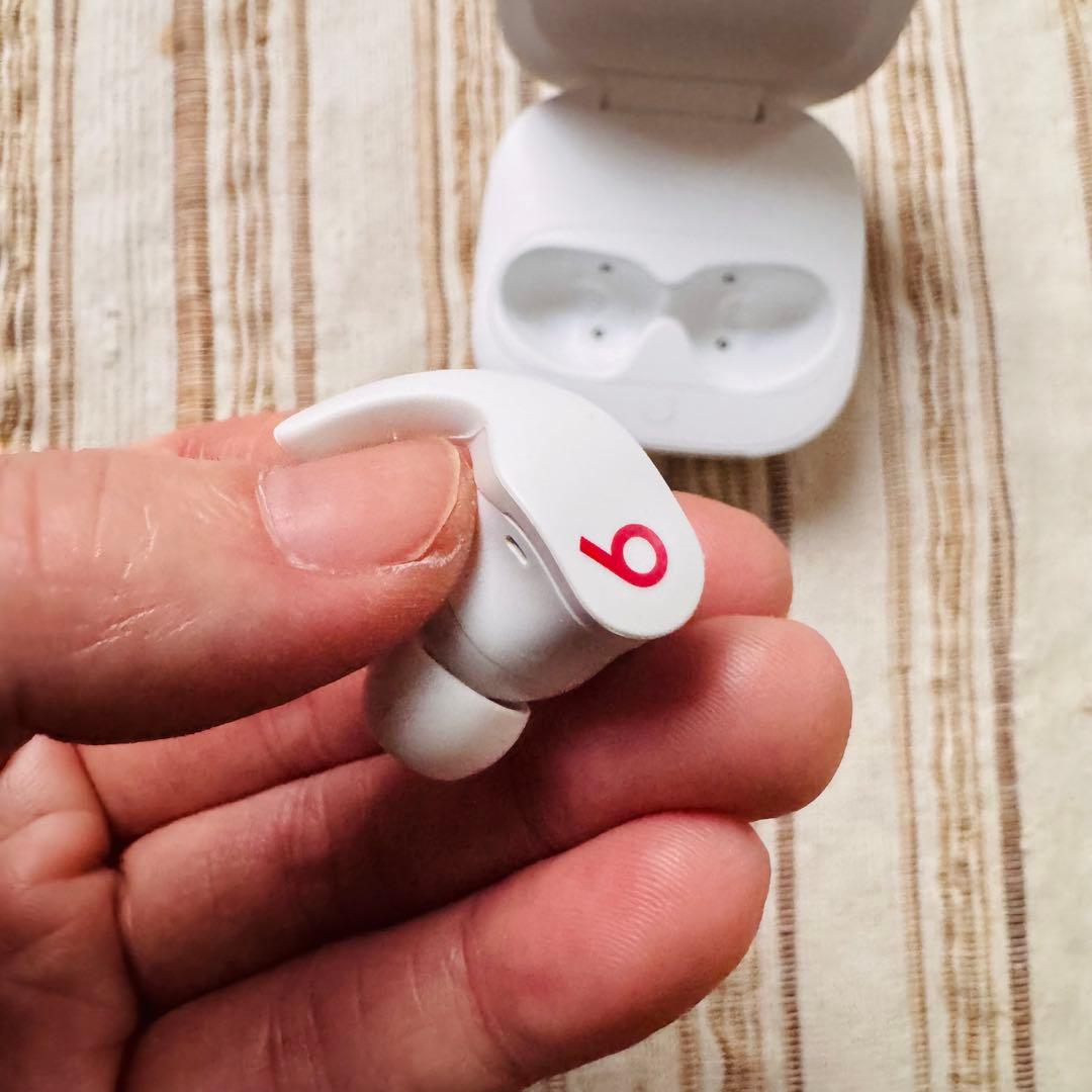 【beats】ワイヤレスイヤホン ②