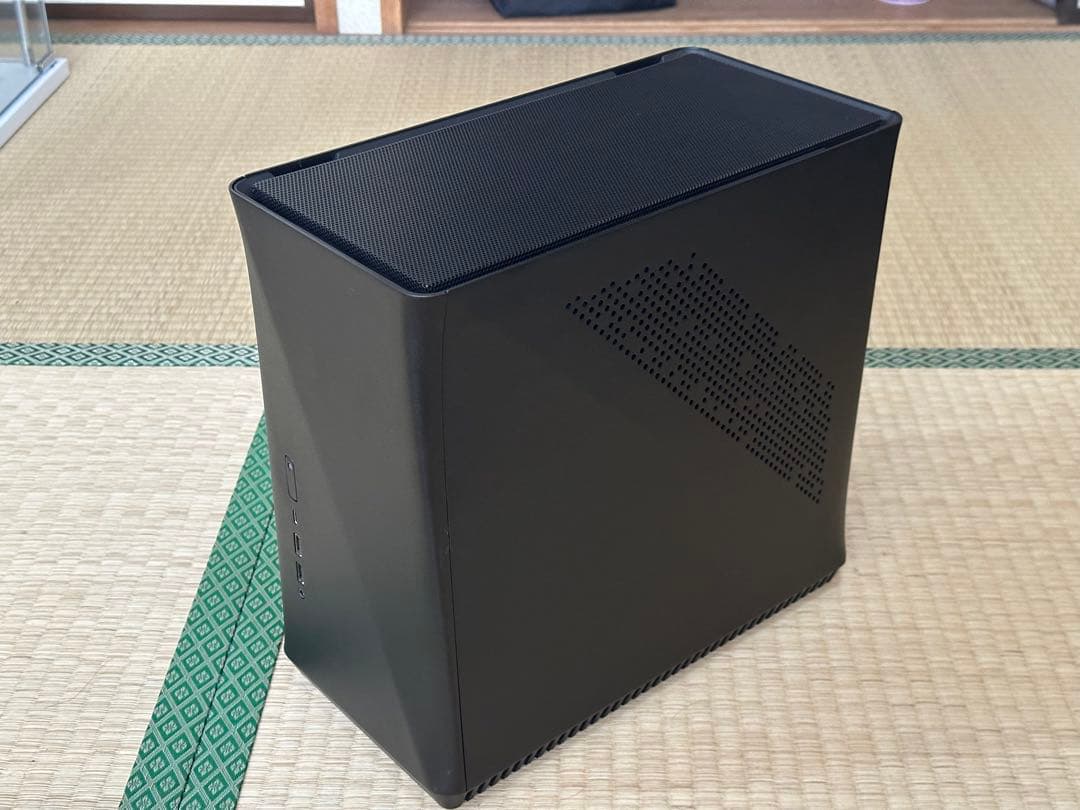 PCケース(自作PC用) Era ITX Carbon - TG (FD-CA-ERA-ITX-BK)
