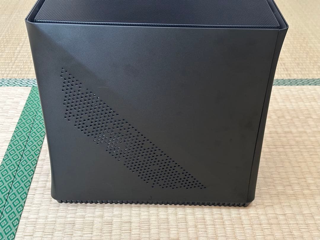 PCケース(自作PC用) Era ITX Carbon - TG (FD-CA-ERA-ITX-BK)