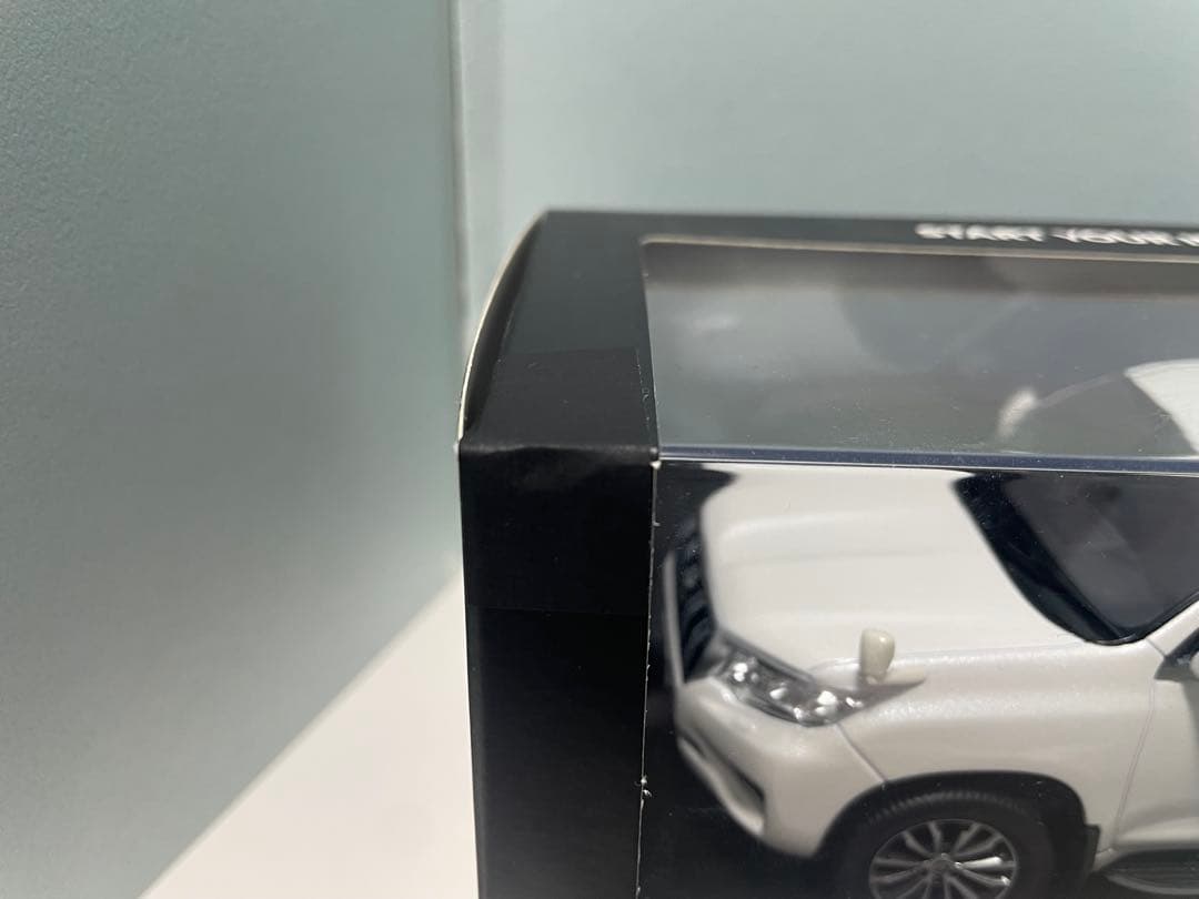 トヨタ　ランドクルーザープラド　ミニカー（1/30 ダイキャスト）