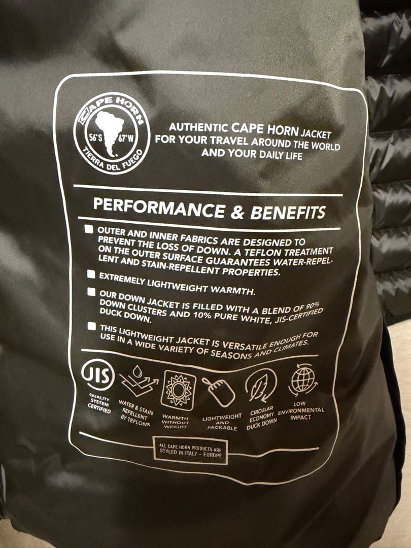 値下げほぼ未使用品Cape Horn ブラック ダウンジャケット