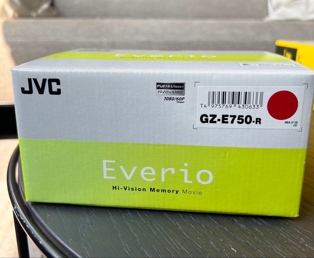 【新品・未使用】Victor JVC Everio GZ-E750-R 三脚付き