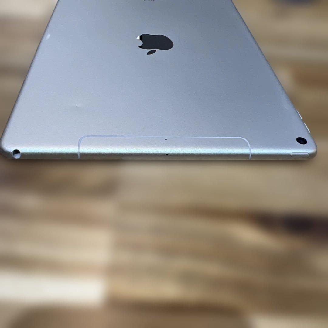 K1382 SIMフリー　iPad Air３　64GB