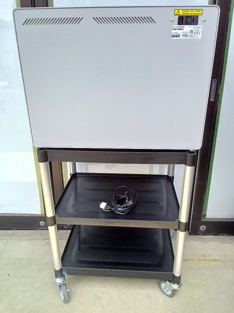 撮影ブース X-Rite PANTONE 3 Light Booth ②