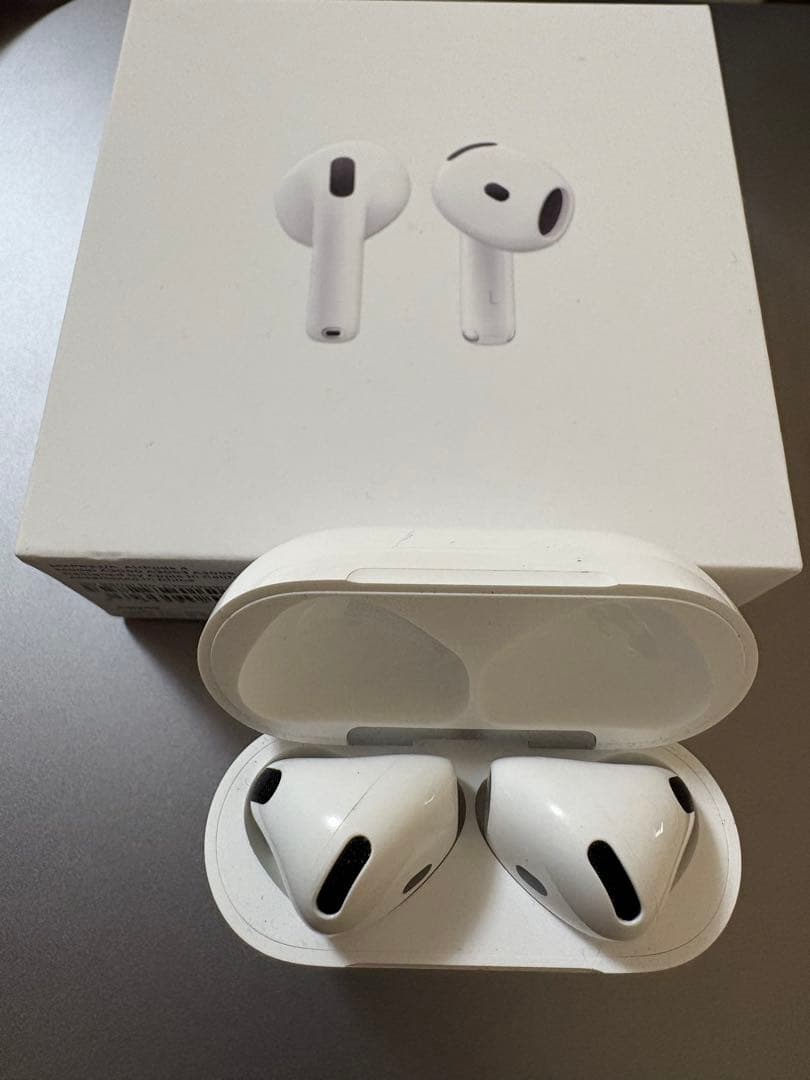 AirPods 4 本体 充電ケース付き ホワイト