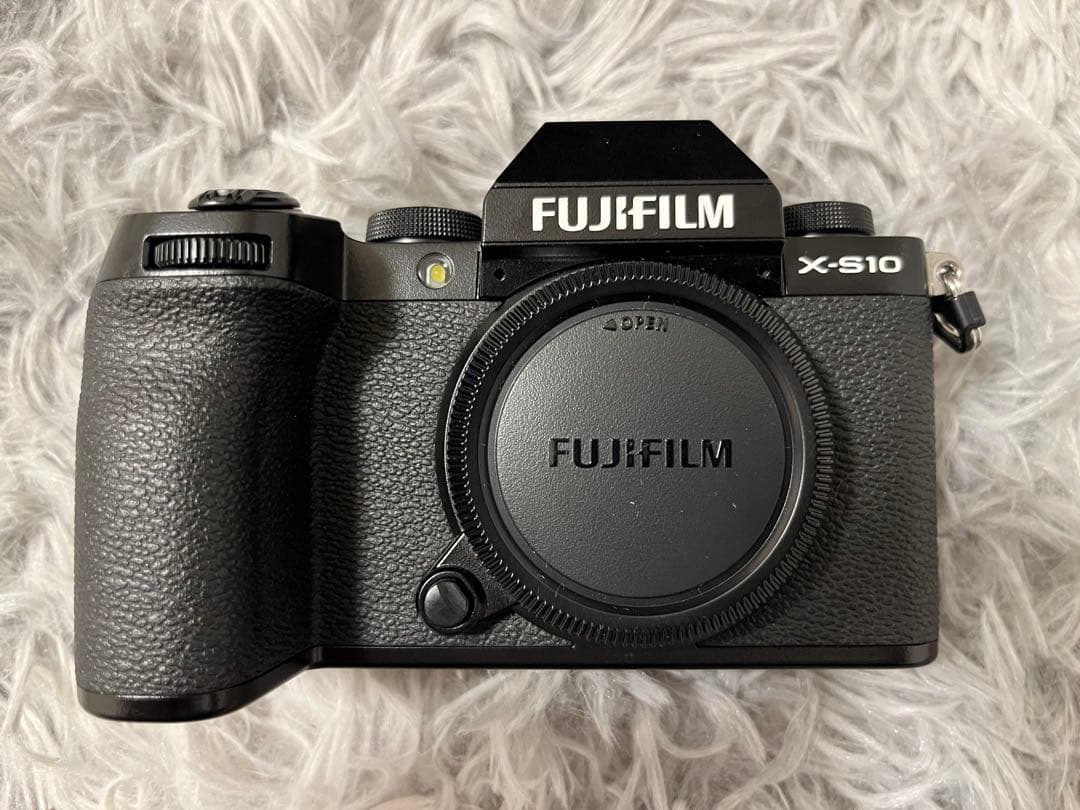 Fujifilm X-S10 ミラーレスカメラ ダブルレンズキット　一眼レフ