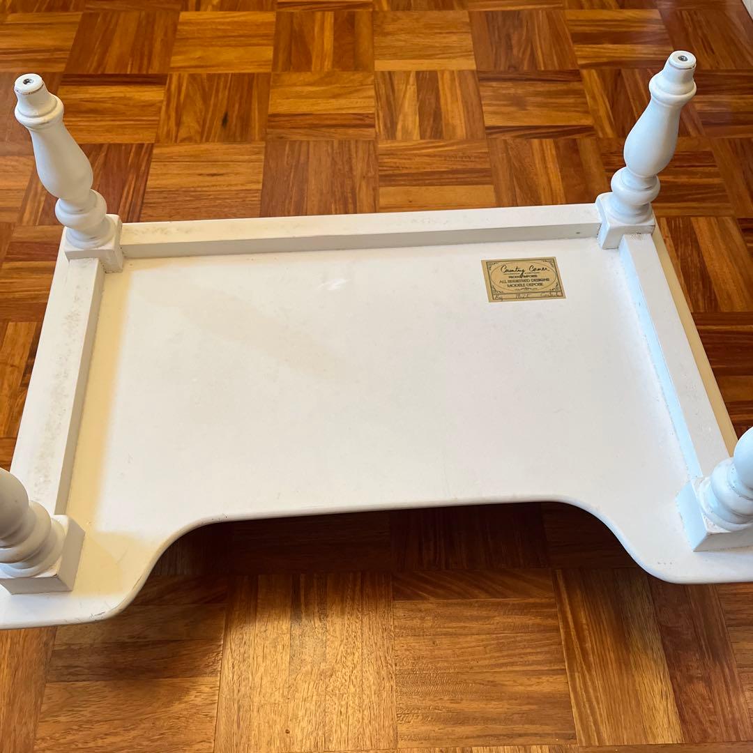 カントリーコーナー社　ベッドテーブル