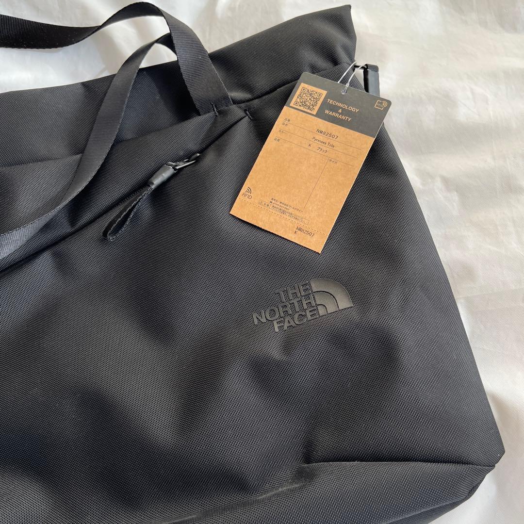 ノースフェイス　ブラック　ピレネートート