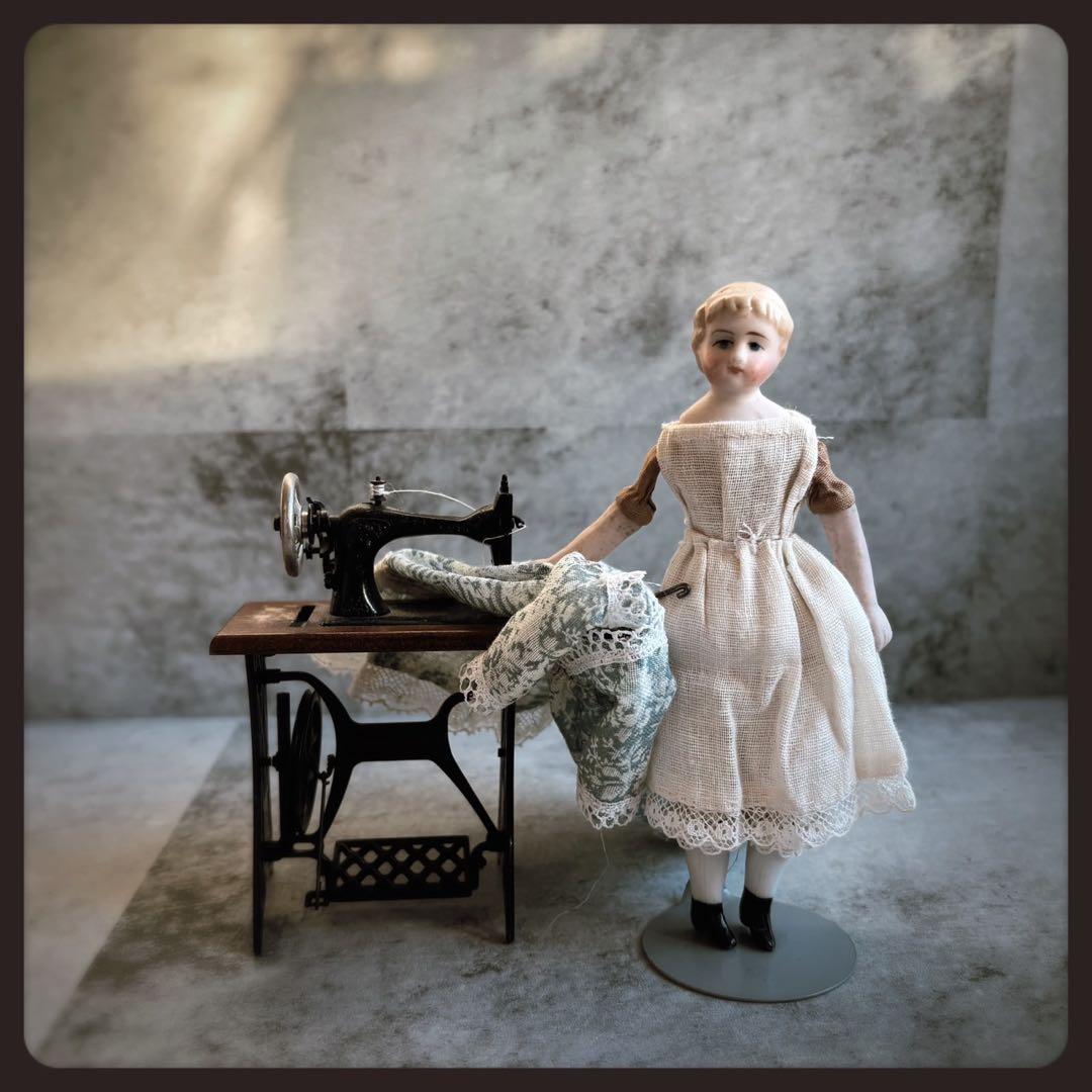 レアアンティーク ハイランドメアリーの少女　 パリアンドール　チャイナヘッド