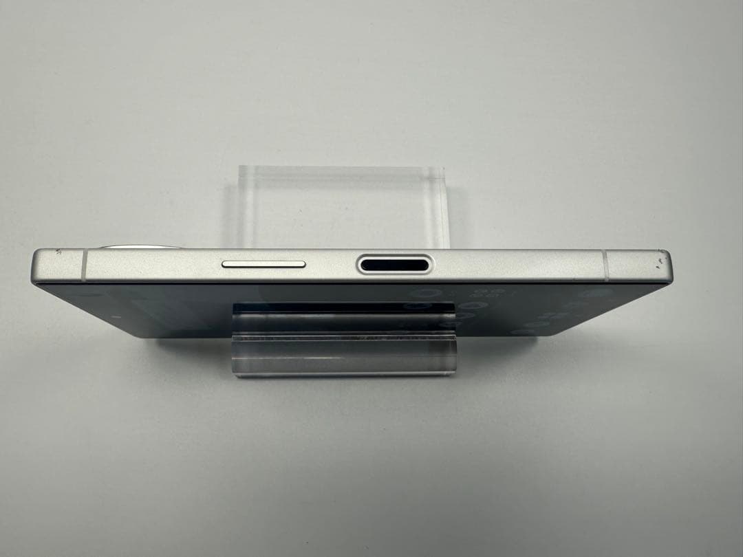 Aquos R9 docomo SH-51E ホワイト