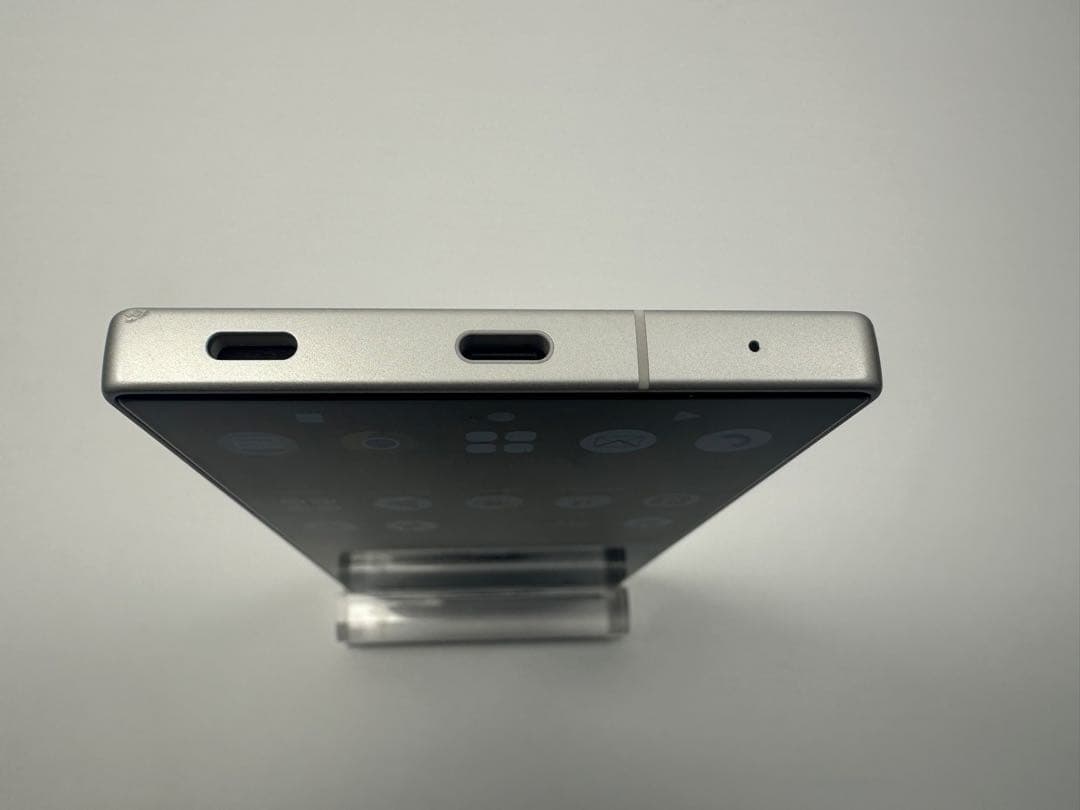 Aquos R9 docomo SH-51E ホワイト