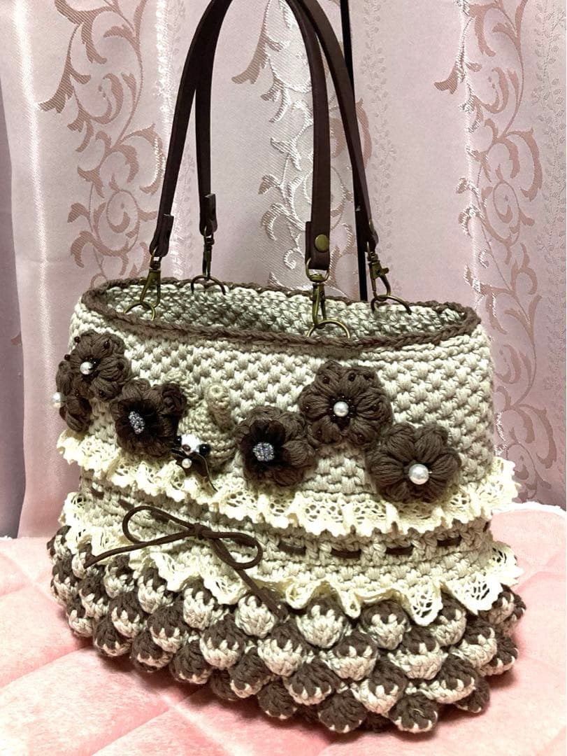 ♥️手編み♥️ハンドメイドバッグ♥️いちごバッグ♥️ベージュ系いちごうさぎさんバッグ♥️