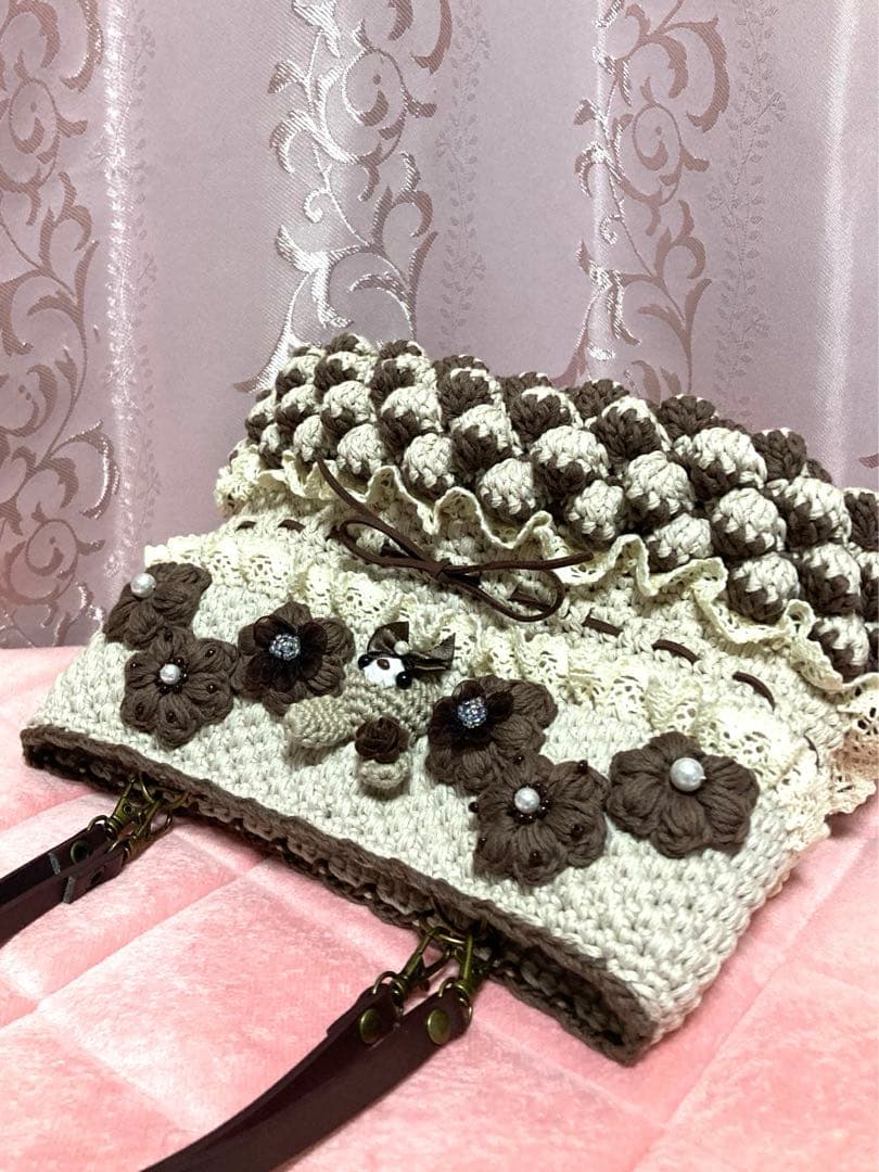 ♥️手編み♥️ハンドメイドバッグ♥️いちごバッグ♥️ベージュ系いちごうさぎさんバッグ♥️