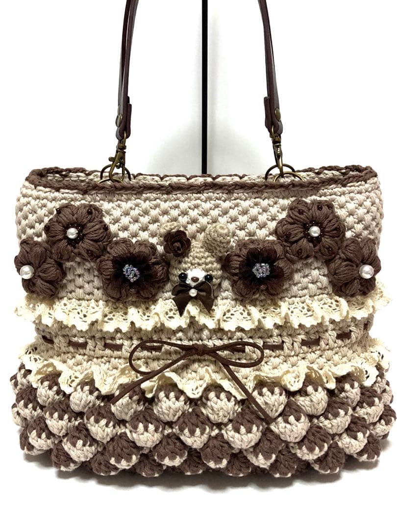 ♥️手編み♥️ハンドメイドバッグ♥️いちごバッグ♥️ベージュ系いちごうさぎさんバッグ♥️