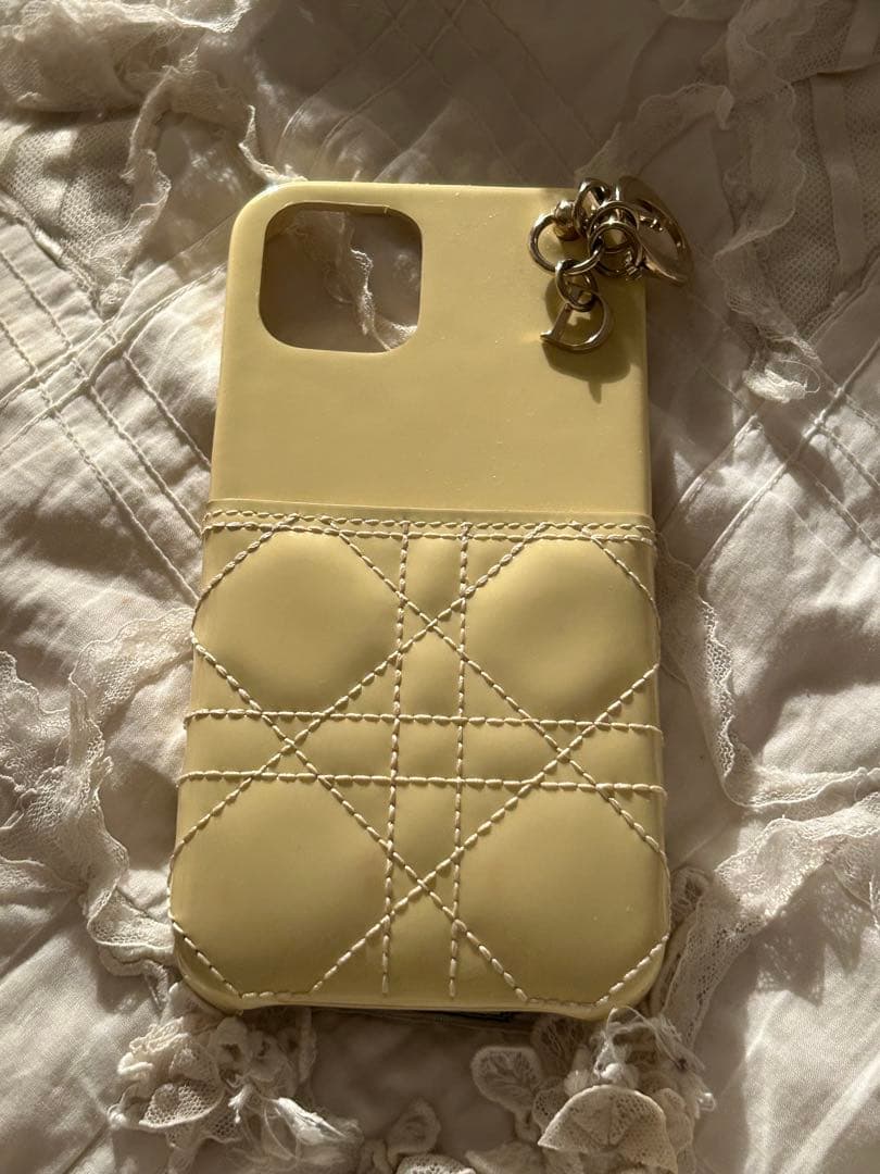 クリスチァンディオールアイホン12ケース イエロークリーム色新品未使用