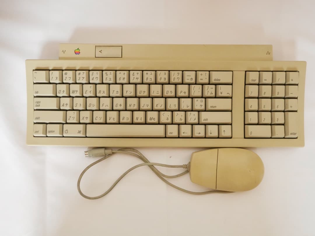 Macintosh ColorClassic II(Norton FDほか付属)