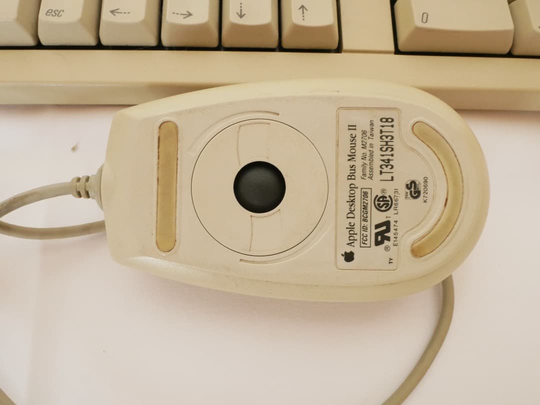 Macintosh ColorClassic II(Norton FDほか付属)