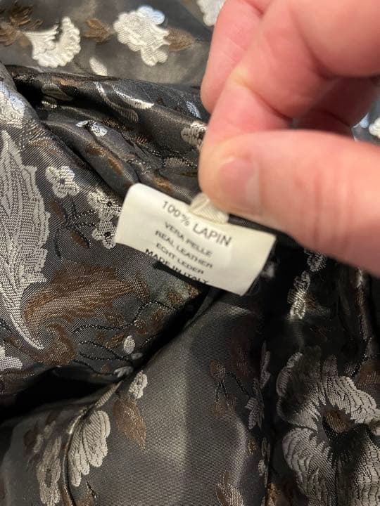 100%ラビットピンクの可愛い毛皮　美品