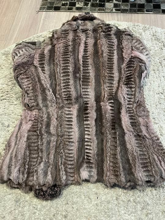 100%ラビットピンクの可愛い毛皮　美品