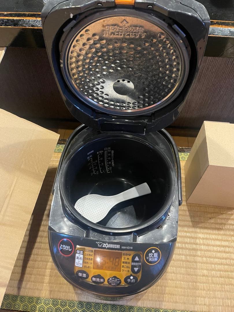 Zojirushi 炊飯器 NW-VD18 黒