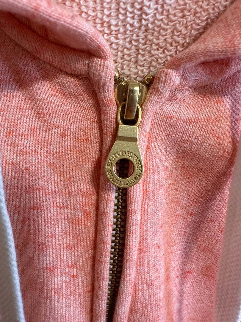 【美品】バーバリーブルーレーベル　パーカー　38（M相当）
