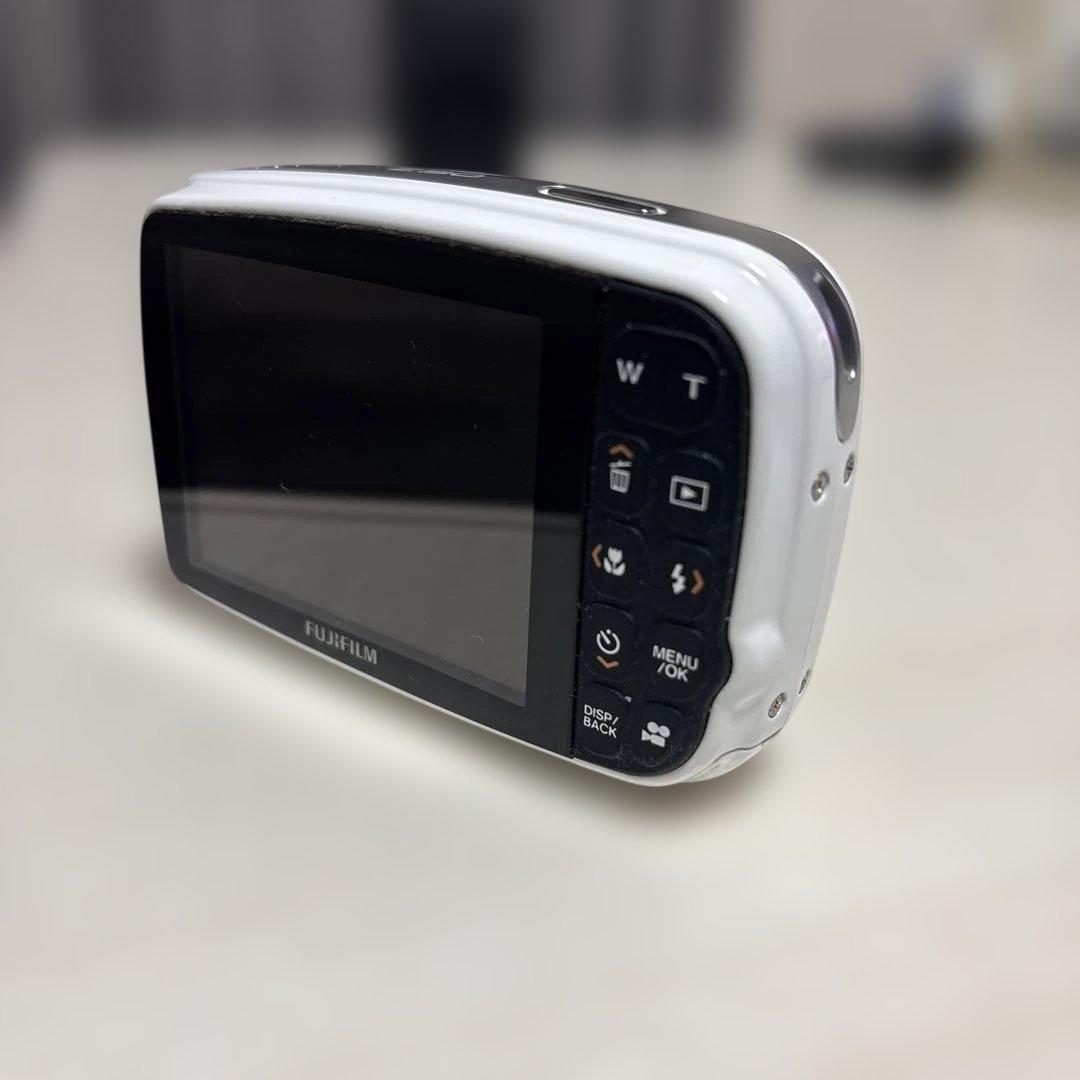 富士フィルム　FUJIFILM FinePix Z30