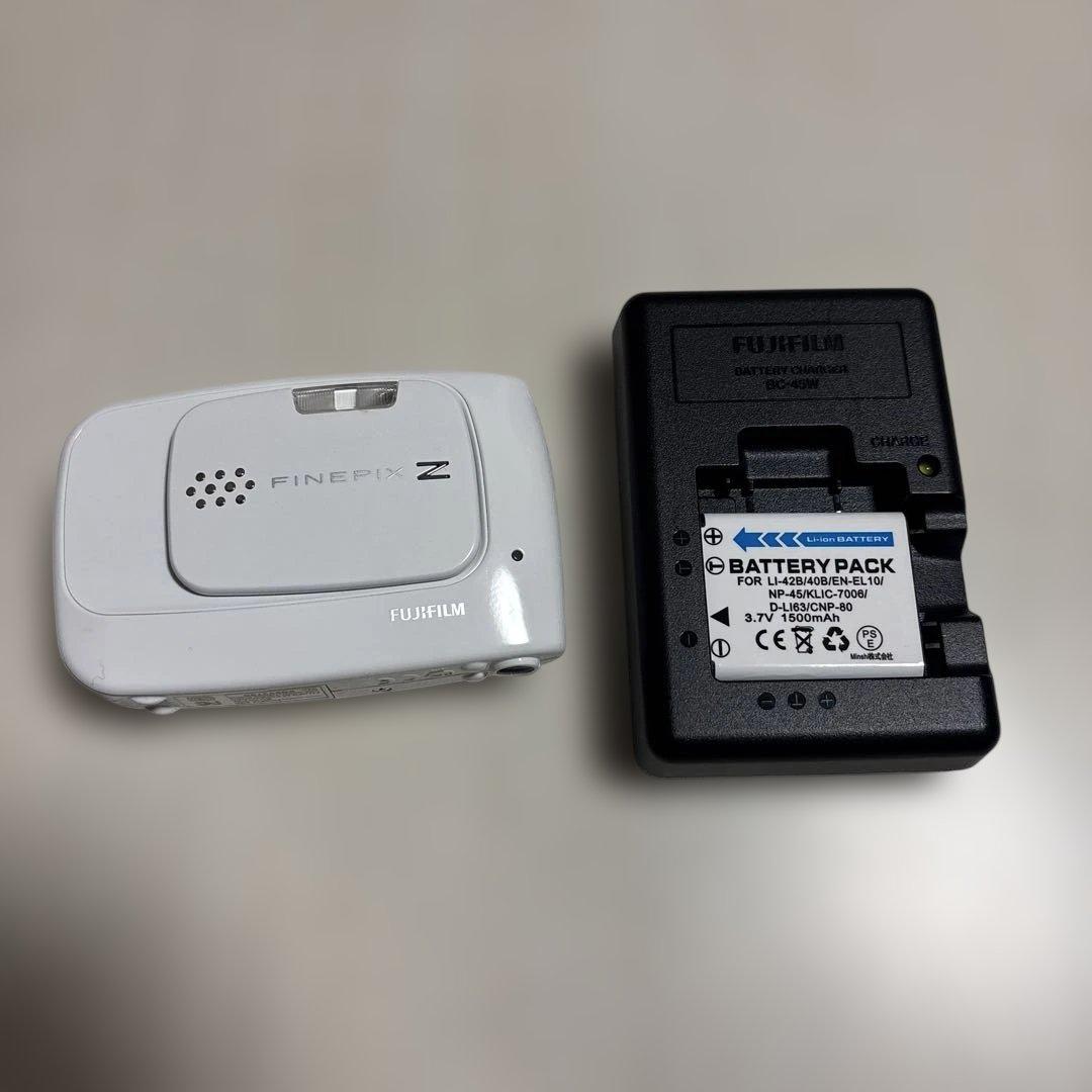 富士フィルム　FUJIFILM FinePix Z30