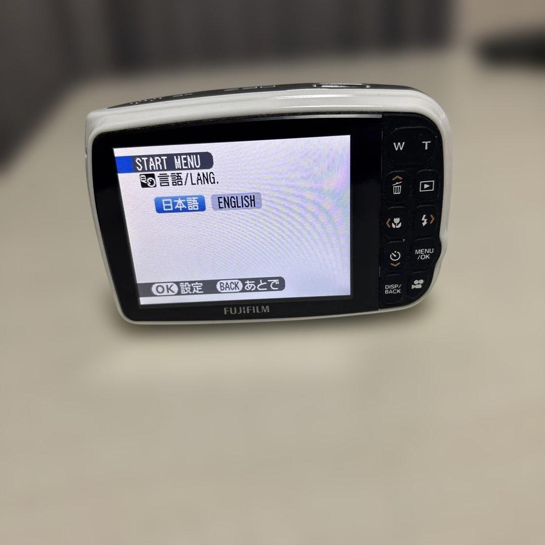 富士フィルム　FUJIFILM FinePix Z30