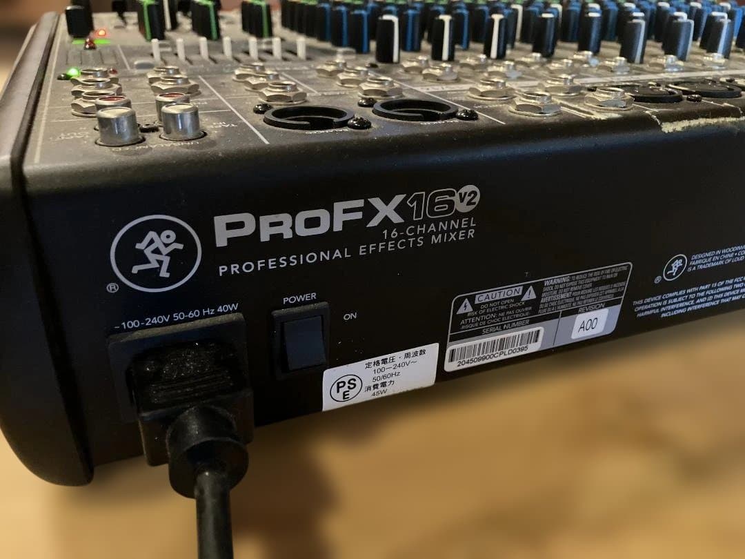 Mackie PROFX16V2 アナログミキサー
