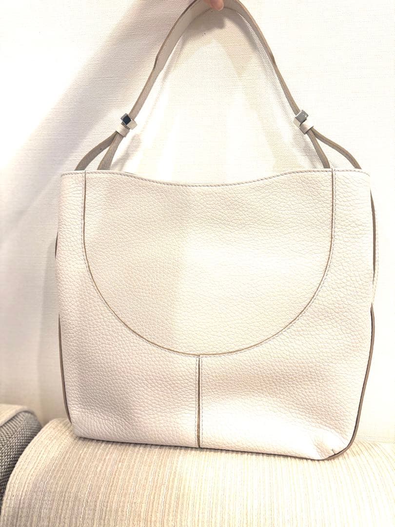 【新品・未使用】ジャンニ・キャリーニ 本革製 バッグ A4可