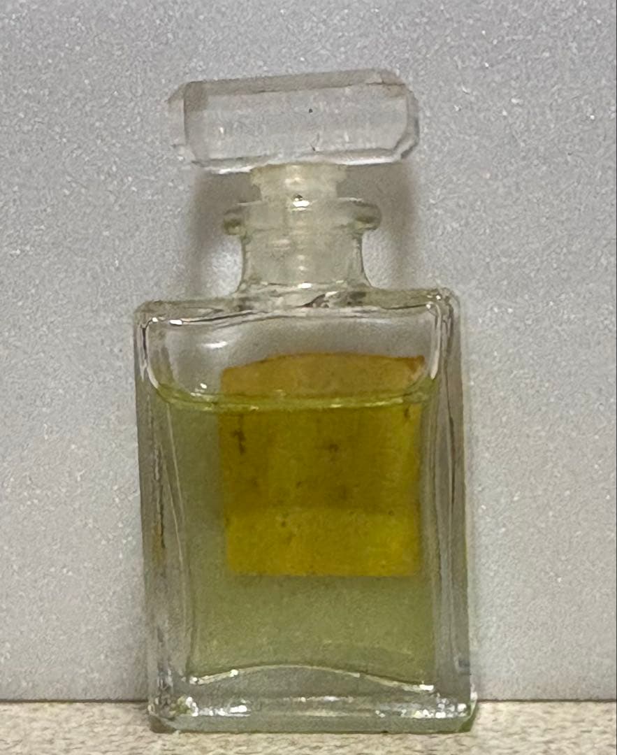 CHANEL N°19 ゴールドリボン ネックレス 香水セット