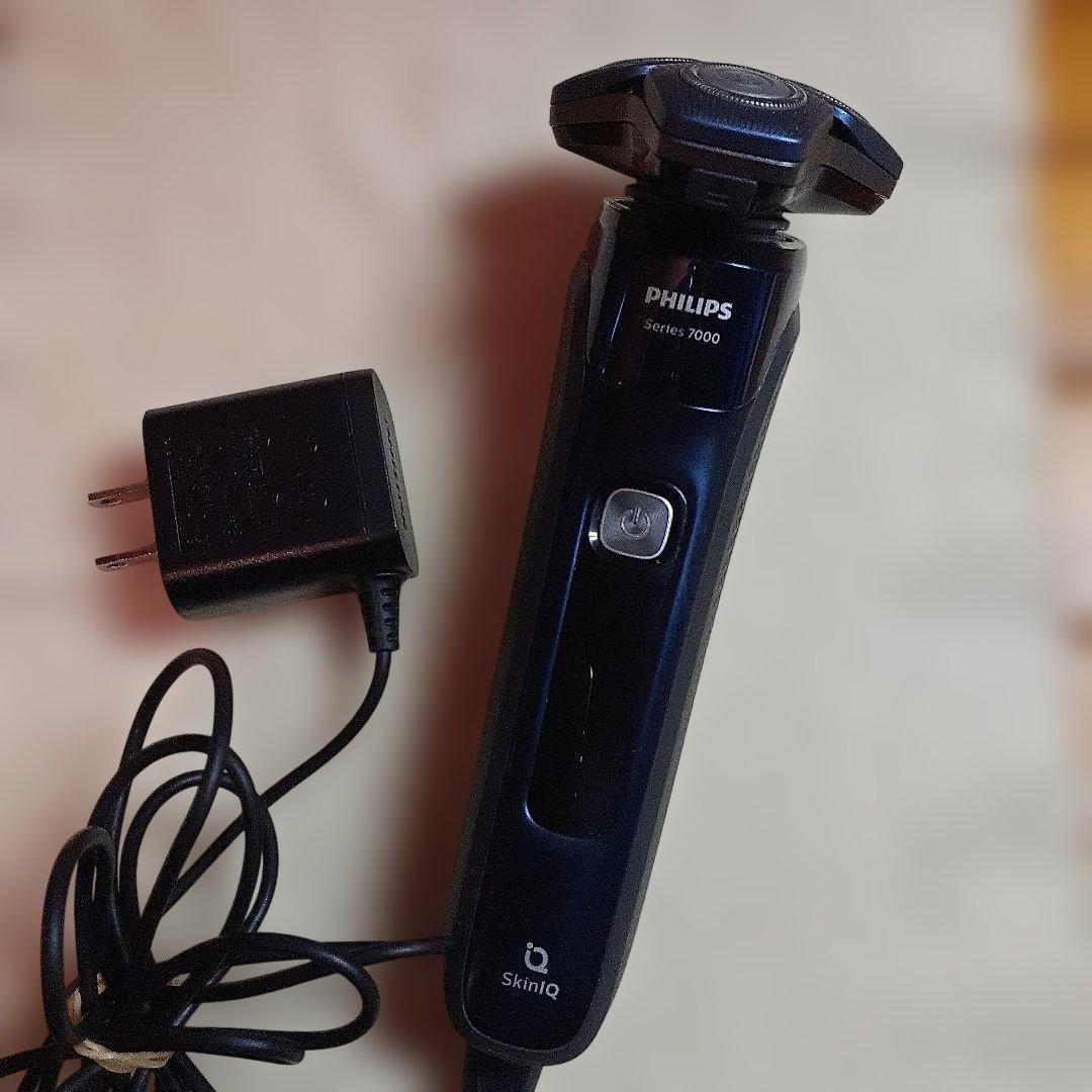 PHILIPS 電気シェーバー Series 7000　7786 2022年製