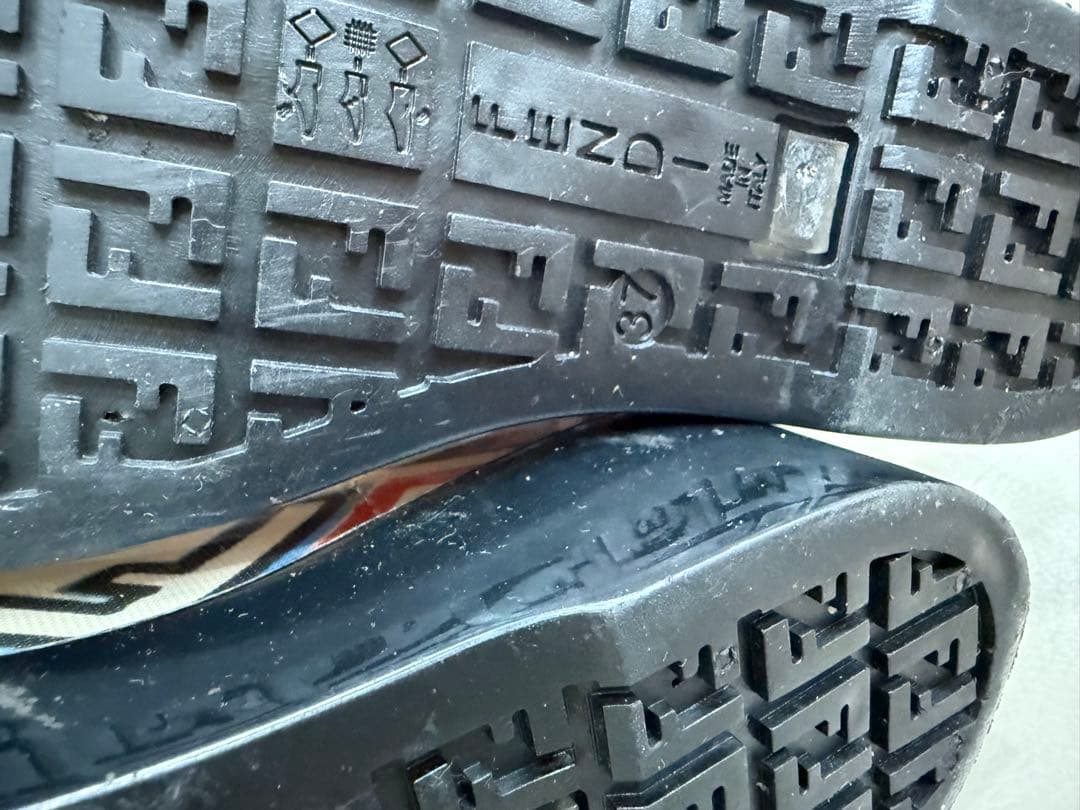 リサFendi フェンデイ　ロゴプリント 長靴 マルチカラー　レインブーツ