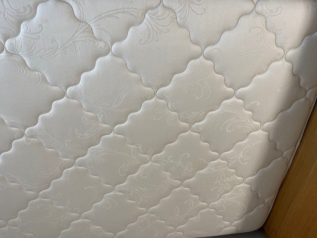 家具蔵　KAGURA 木製セミダブルベッドフレームとマットレス