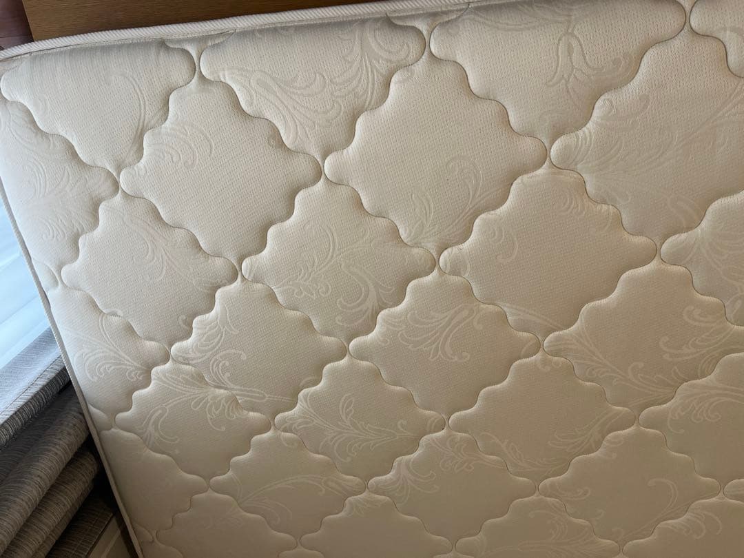 家具蔵　KAGURA 木製セミダブルベッドフレームとマットレス