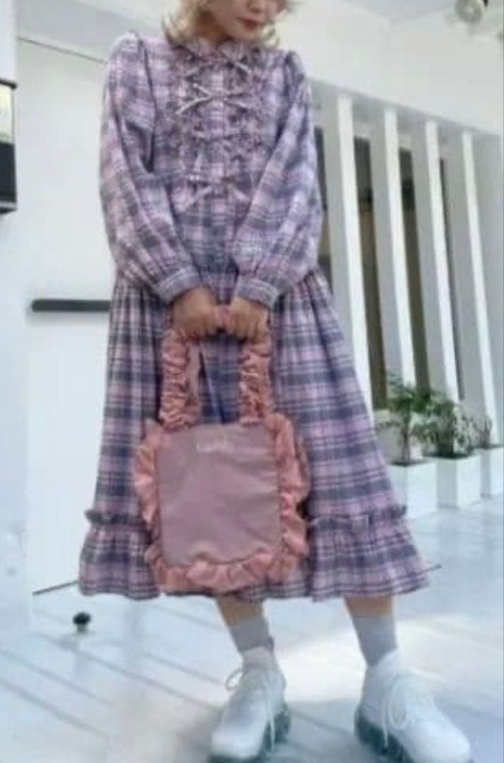 やっちゃん。美品！キャンディストリッパー⭐︎チェック柄フリルロングドレス