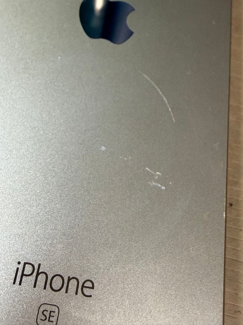 美品iPhone SE 128GB SIMフリー　ゴールド