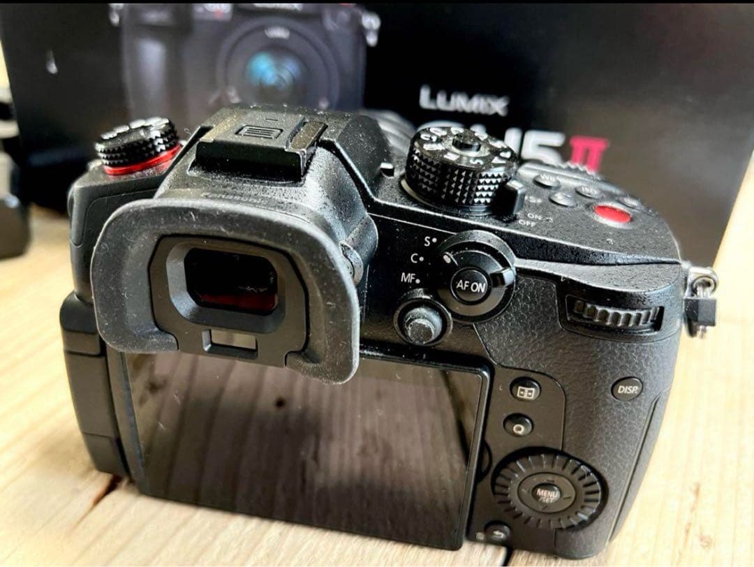 C*n様 【早い者勝ち】Panasonic LUMIX DC-GH5M2カメラ