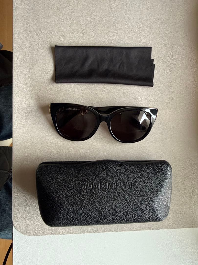 BALENCIAGA バレンシアガ サングラス 【ケース付き】