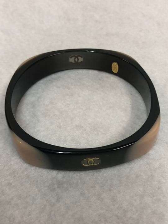 つっつん 極美品　シャネル プラスチック バングル 01 A