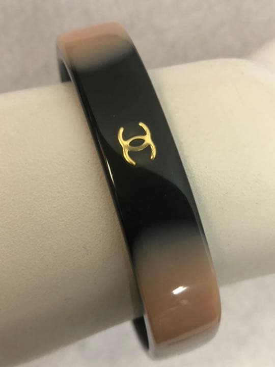 つっつん 極美品　シャネル プラスチック バングル 01 A