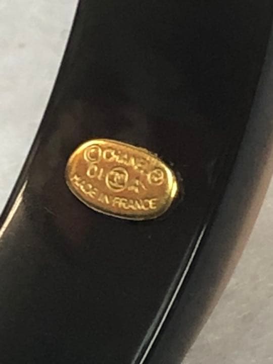 つっつん 極美品　シャネル プラスチック バングル 01 A