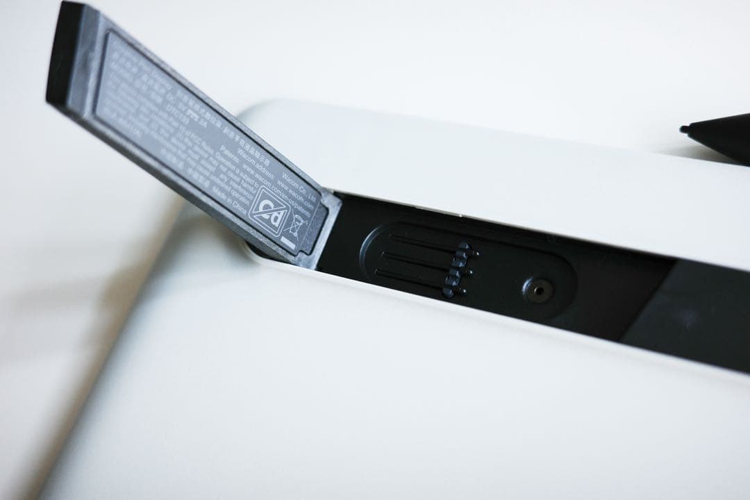 ワコム 13.3インチ 液タブ Wacom One DTC133