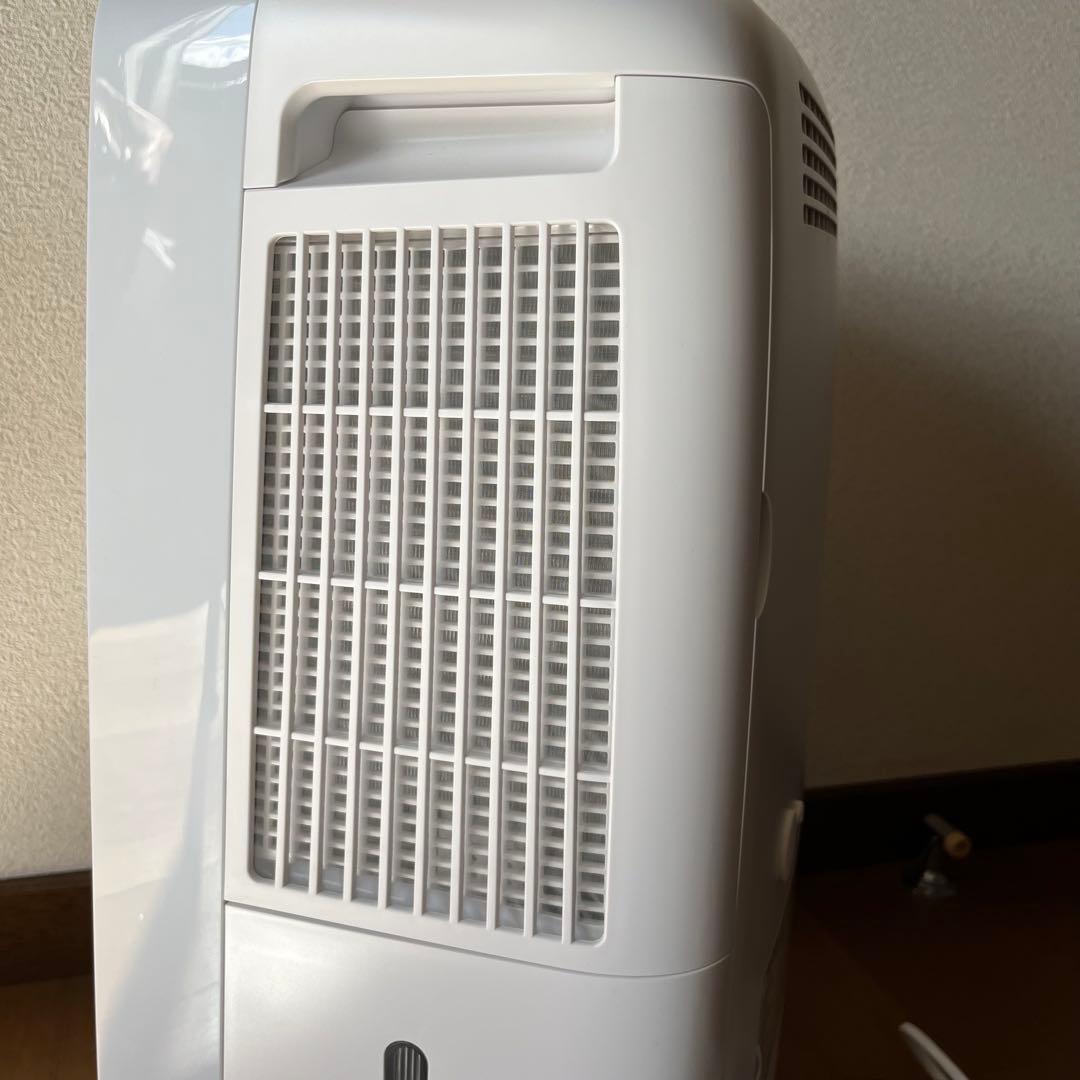 【美品】シャープ 衣類乾燥除湿機 冷風機能 CM-S100-W