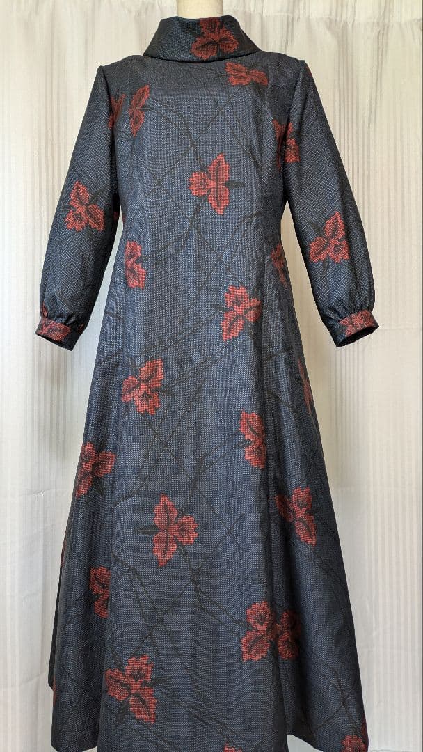 No236 大島紬着物リメイク 7マルキ　泥藍大島紬 プリンセスラインワンピ