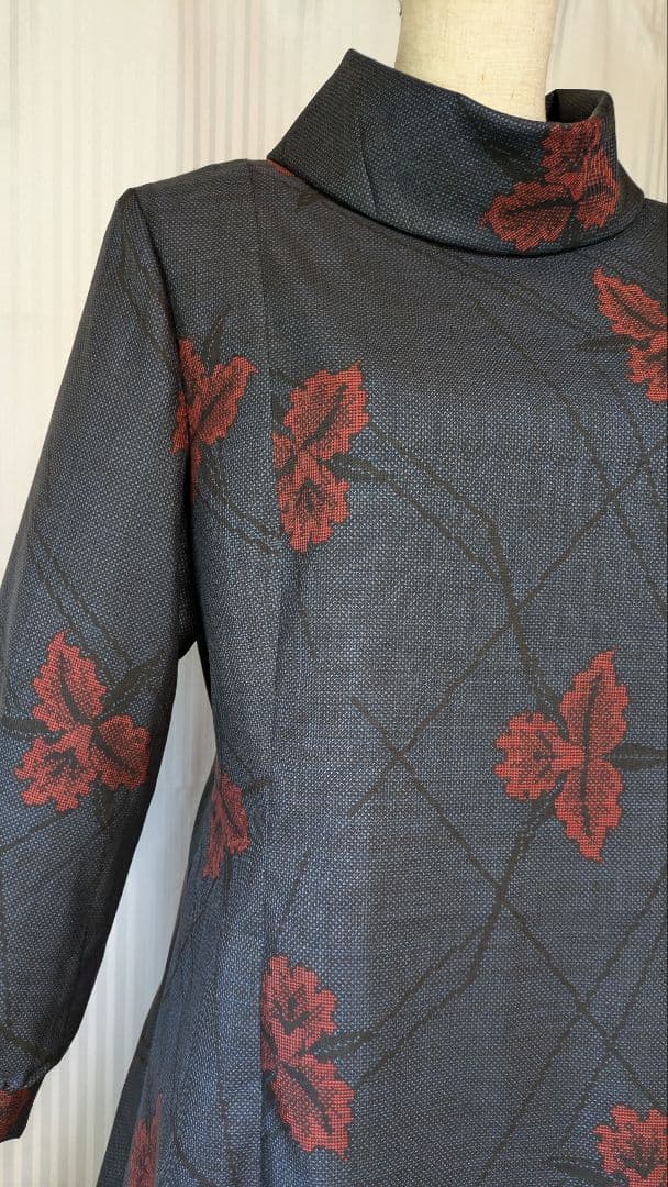 No236 大島紬着物リメイク 7マルキ　泥藍大島紬 プリンセスラインワンピ